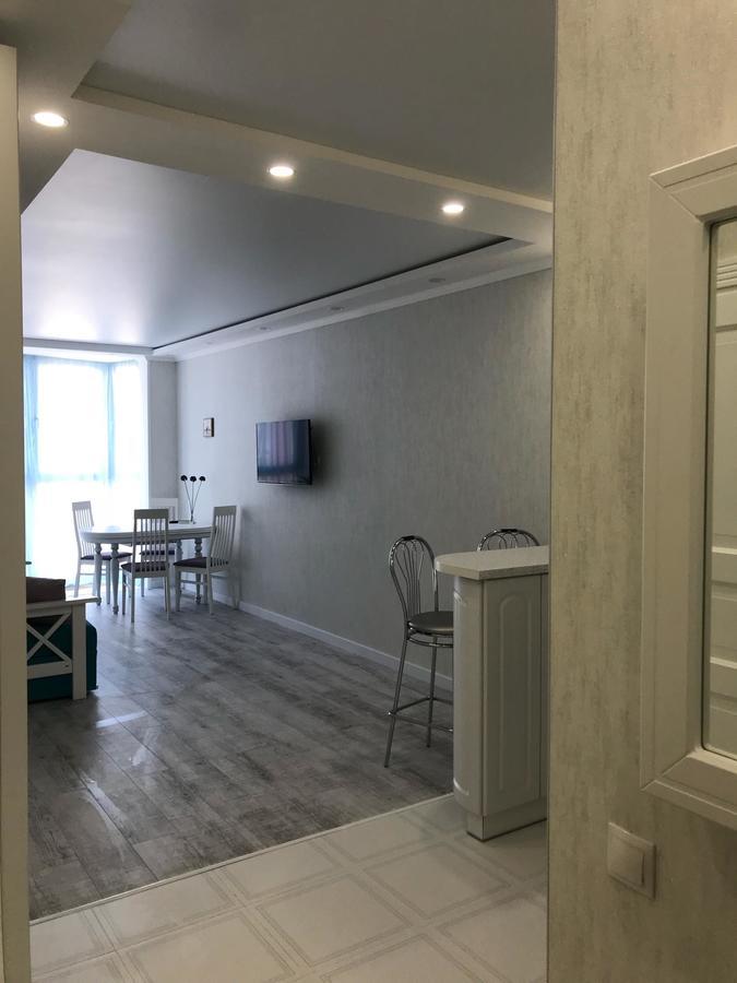 Luxe Apartment On Drahomanova 키예프 외부 사진
