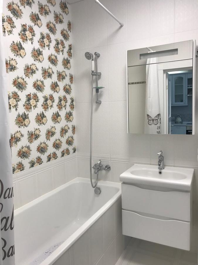 Luxe Apartment On Drahomanova 키예프 외부 사진